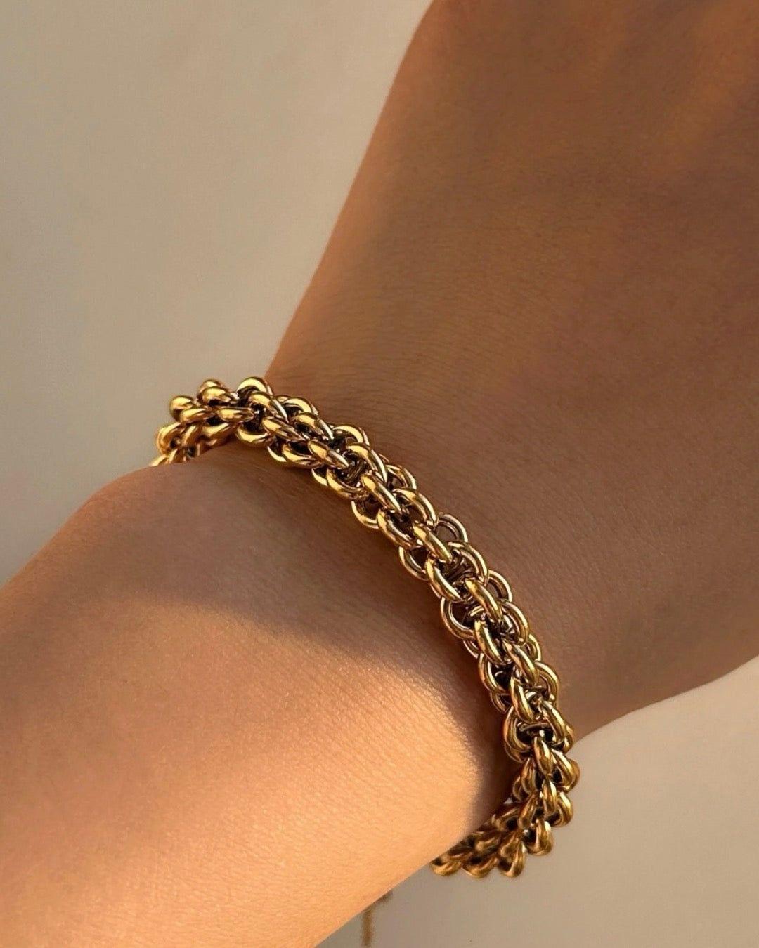 Bracciale a catena tubolare